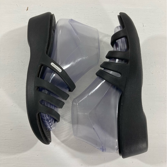 Crocs Black Rhonda Wedge Heel Strappy Slip On Comfort Sandals Women's 7 Shoes - Picture 4 of 9